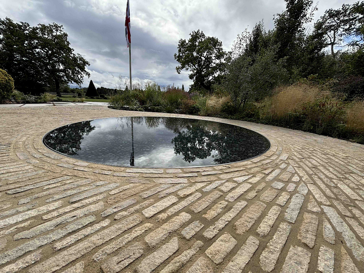 Circular Mirror Pool image